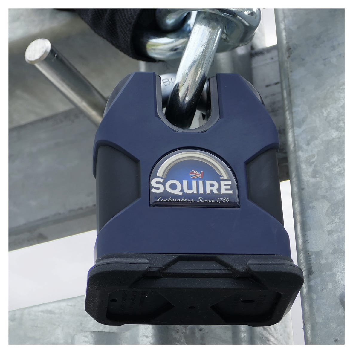 SS80CS Stronghold Closed Shackle Padlock - 80mm Body - 16 x 25mm Shackle - Black/Blue - view 5