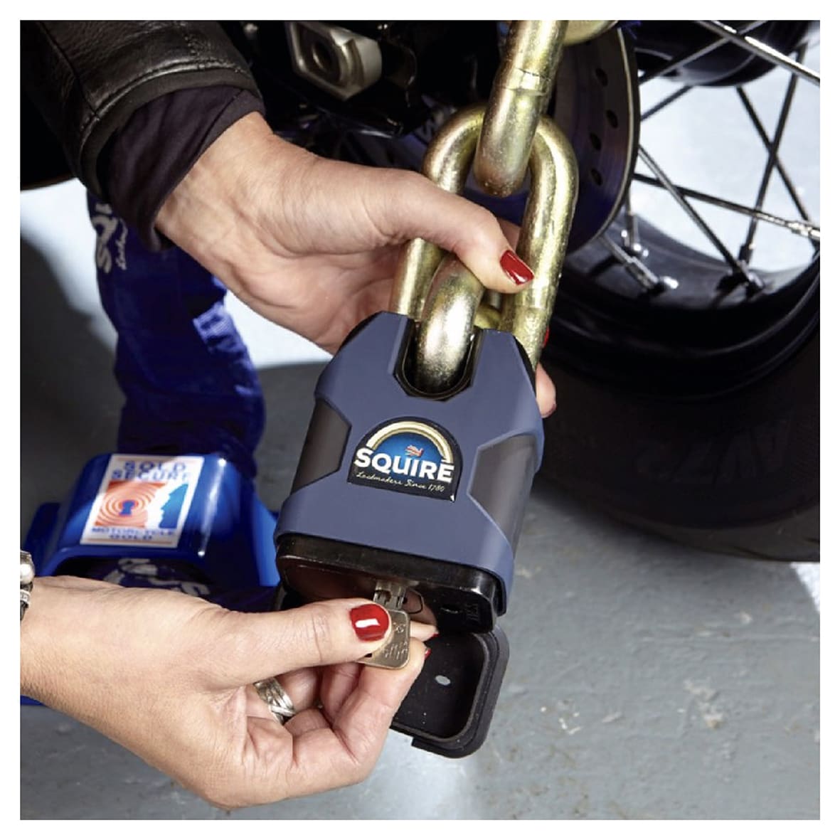 SS80CS Stronghold Closed Shackle Padlock - 80mm Body - 16 x 25mm Shackle - Black/Blue - view 7
