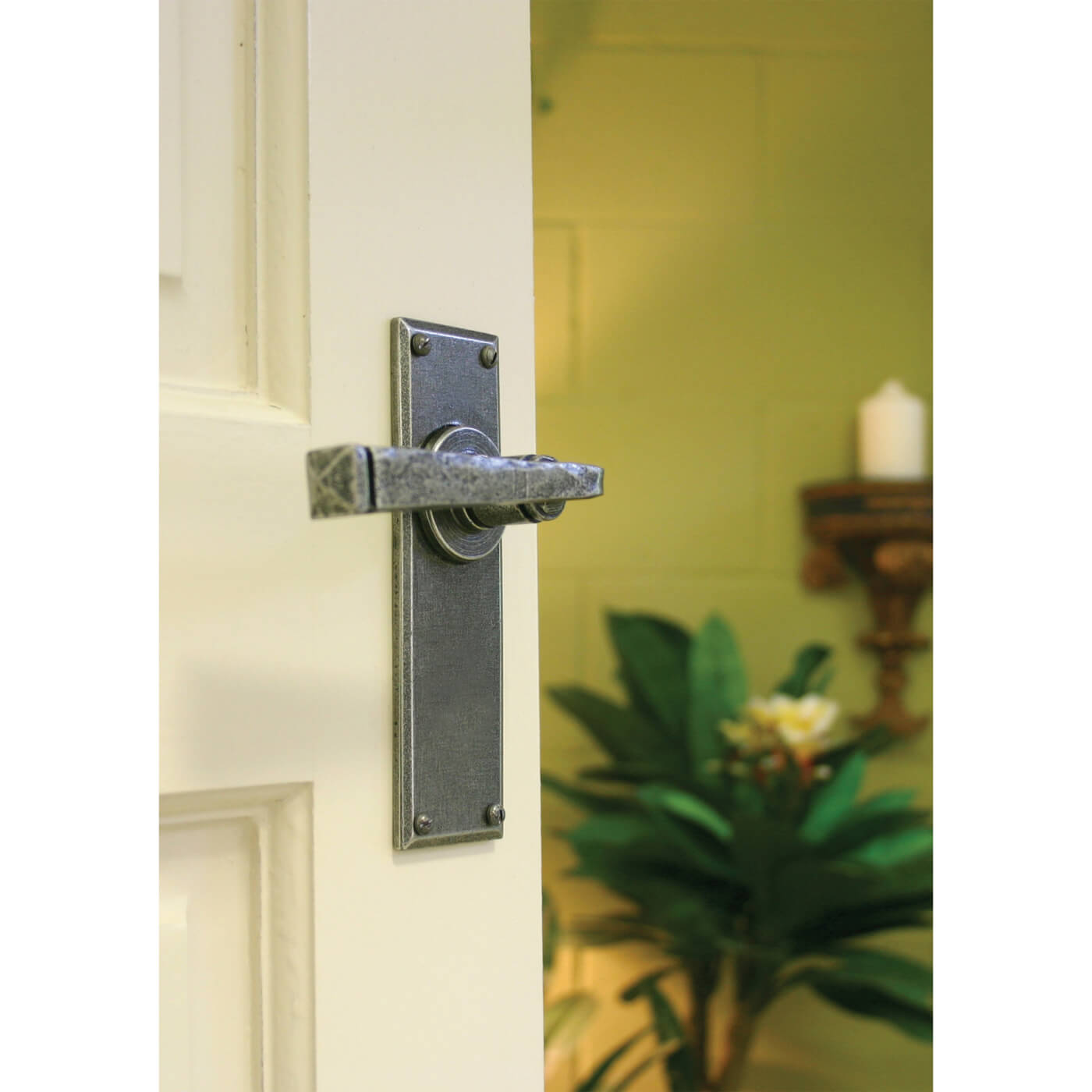Pewter Latch Door Handles - York Range - 152 x 48mm - view 3