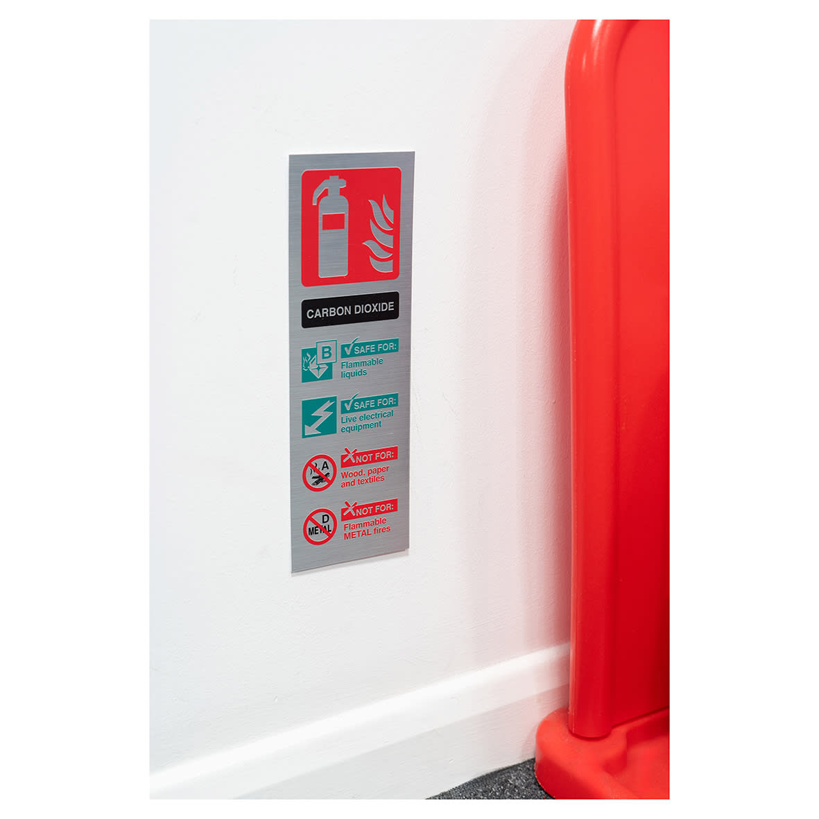 Co2 Extinguisher Sign - 100 x 300mm - Metallic Rigid Plastic - view 2