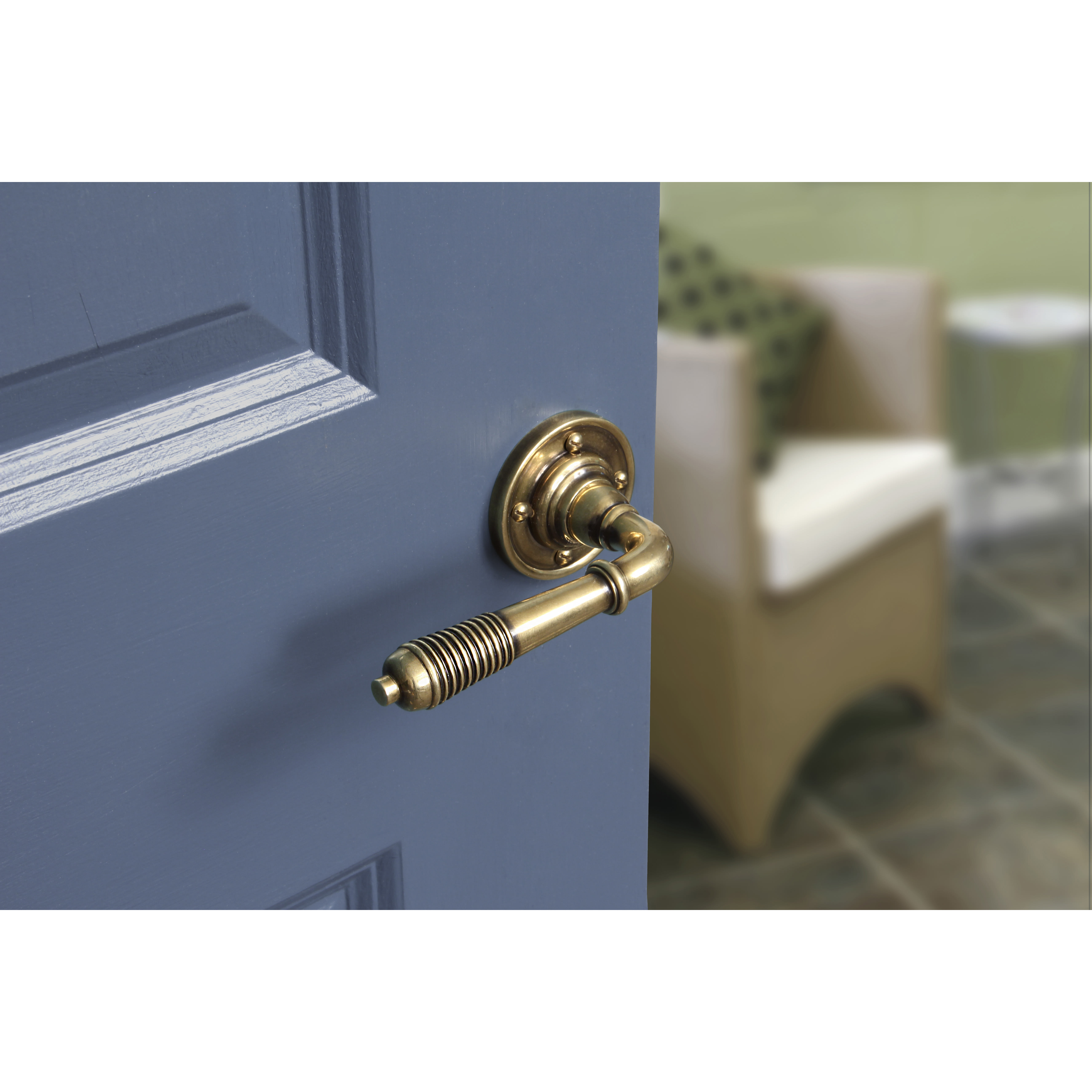 Aged Brass Reeded Door Handles on Round Rose - view 4