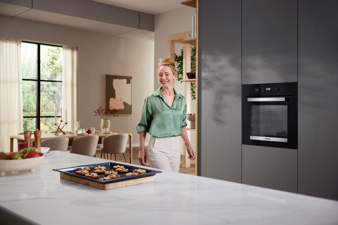 Miele H 2455 BP Ovn Sgl EasyC+ O.Black/SSE - view 4