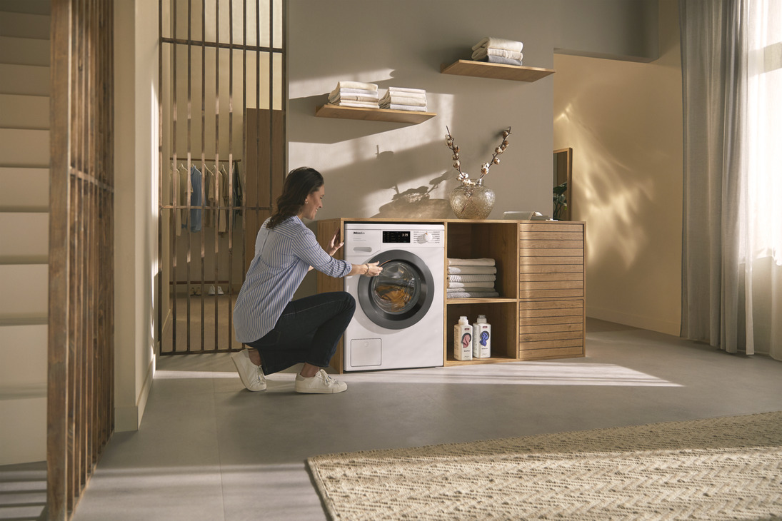 Miele WED385 WCS Wsh Mch QPW+Stm 9kg Wht - view 5