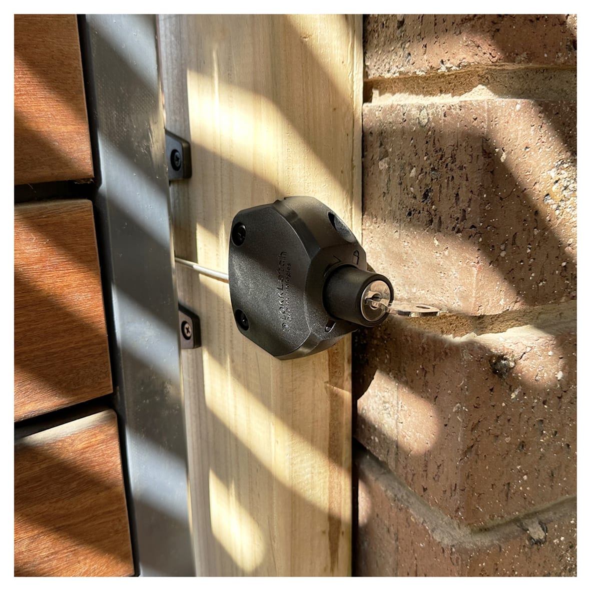 D&D Lokklatch Locking Gate Latch with Access Button - 148.5 x 38mm - Black