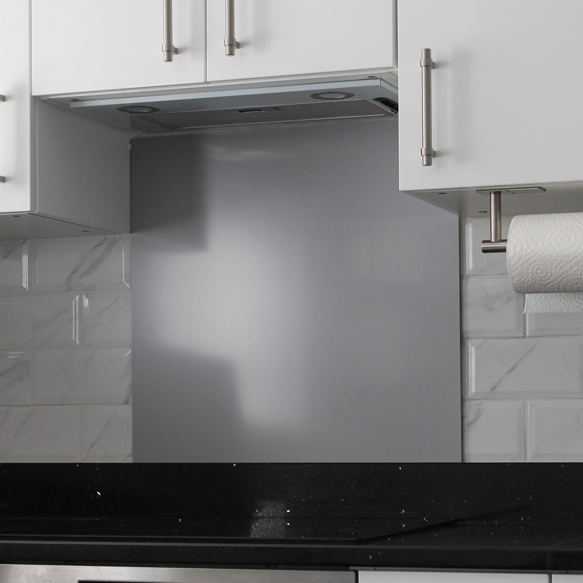 Aluminium Kitchen Splashback - 900 x 750mm - Gloss Silver