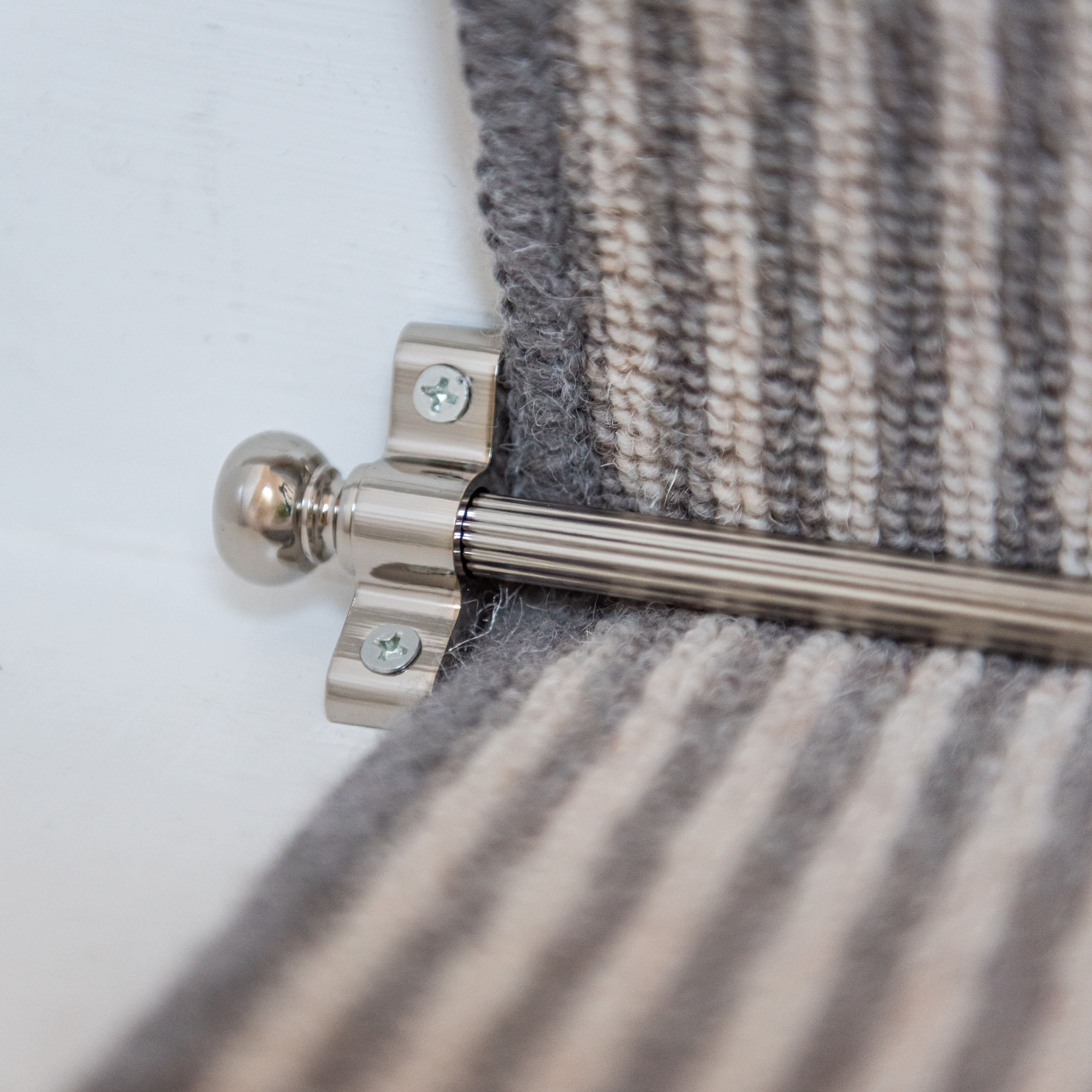 Lines Stair Rod with Round Bulb Finials - 900mm Length - Polished Nickel