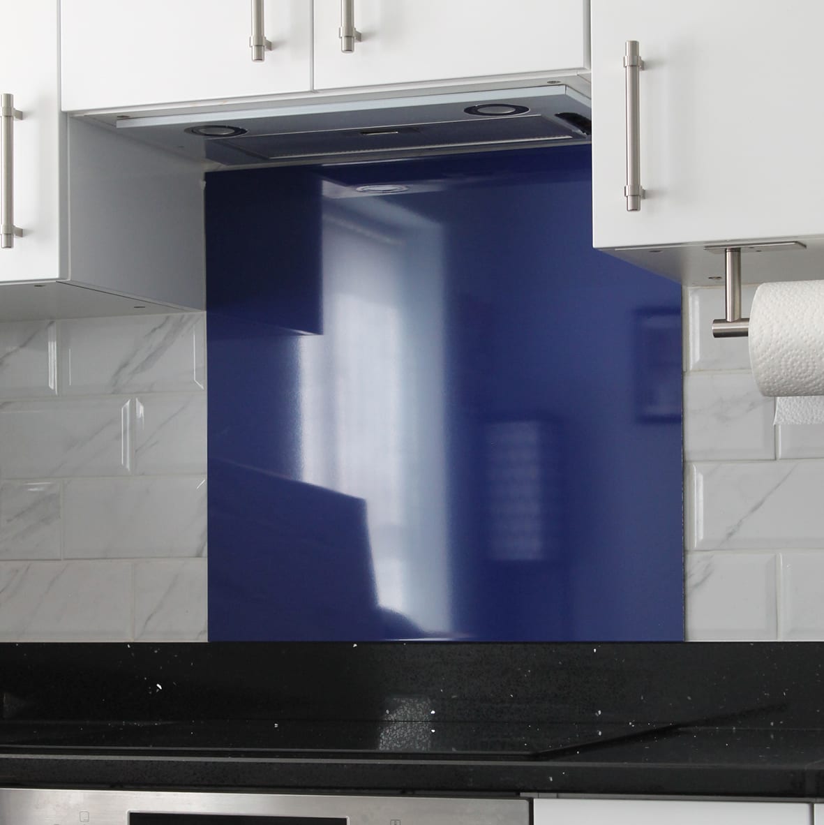 Aluminium Kitchen Splashback - 600 x 750mm - Gloss Ultra Marine Blue