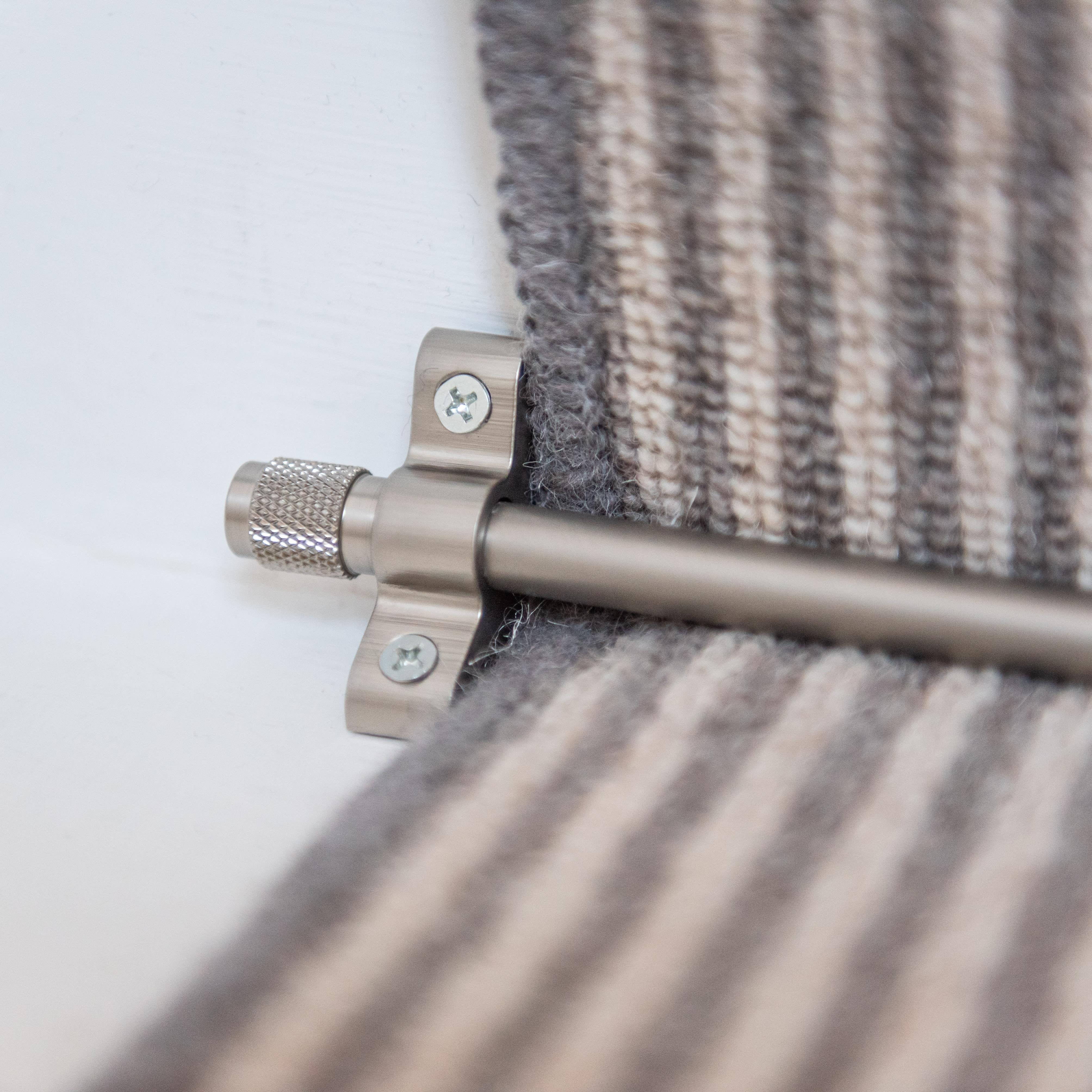 Stair Rod with Knurled Finials - 900mm Length - Satin Nickel
