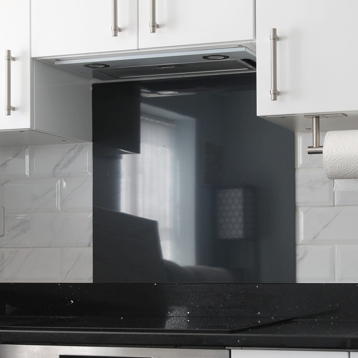 Aluminium Kitchen Splashback - 900 x 750mm - Gloss Anthracite Grey
