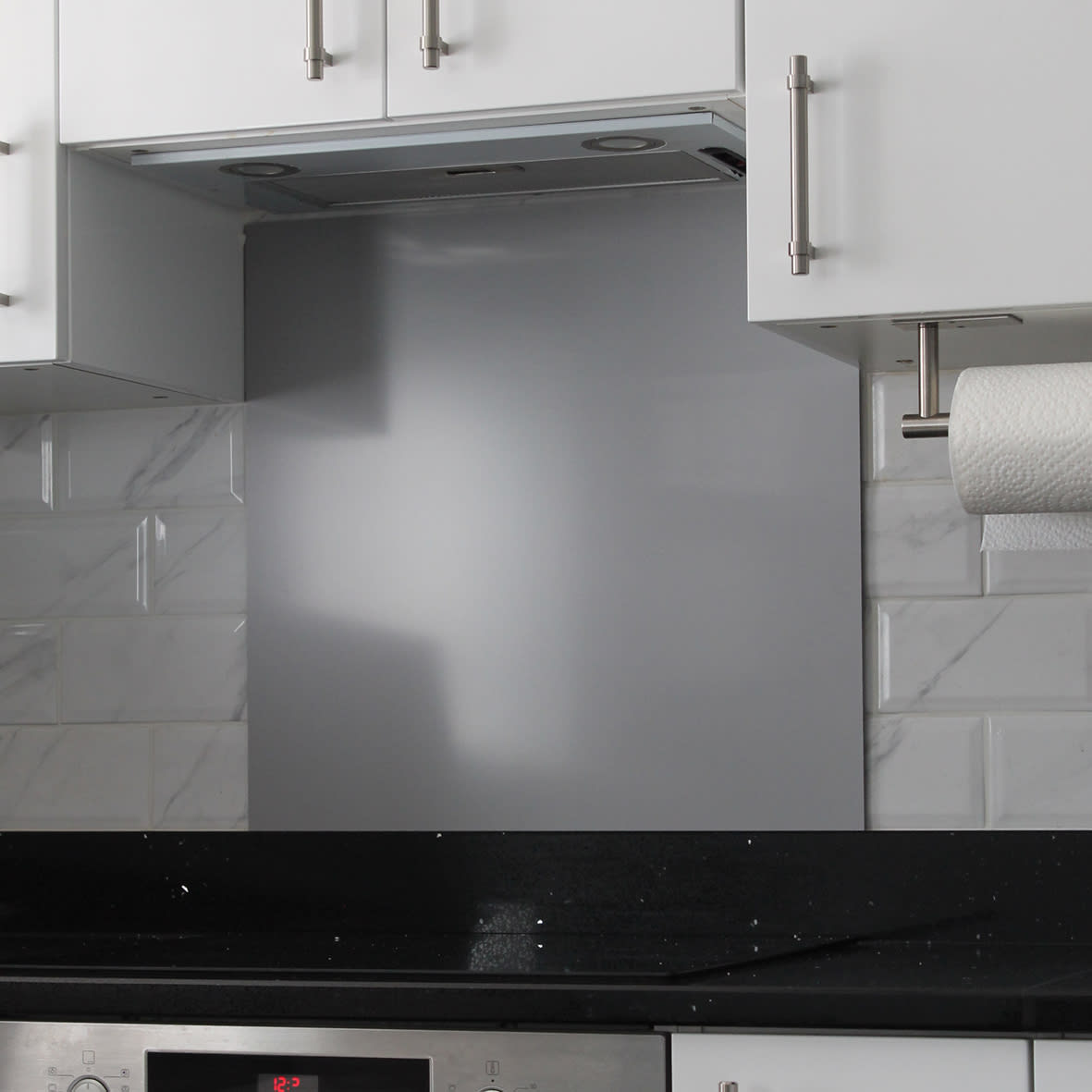 Aluminium Kitchen Splashback - 600 x 750mm - Gloss 9006 Silver
