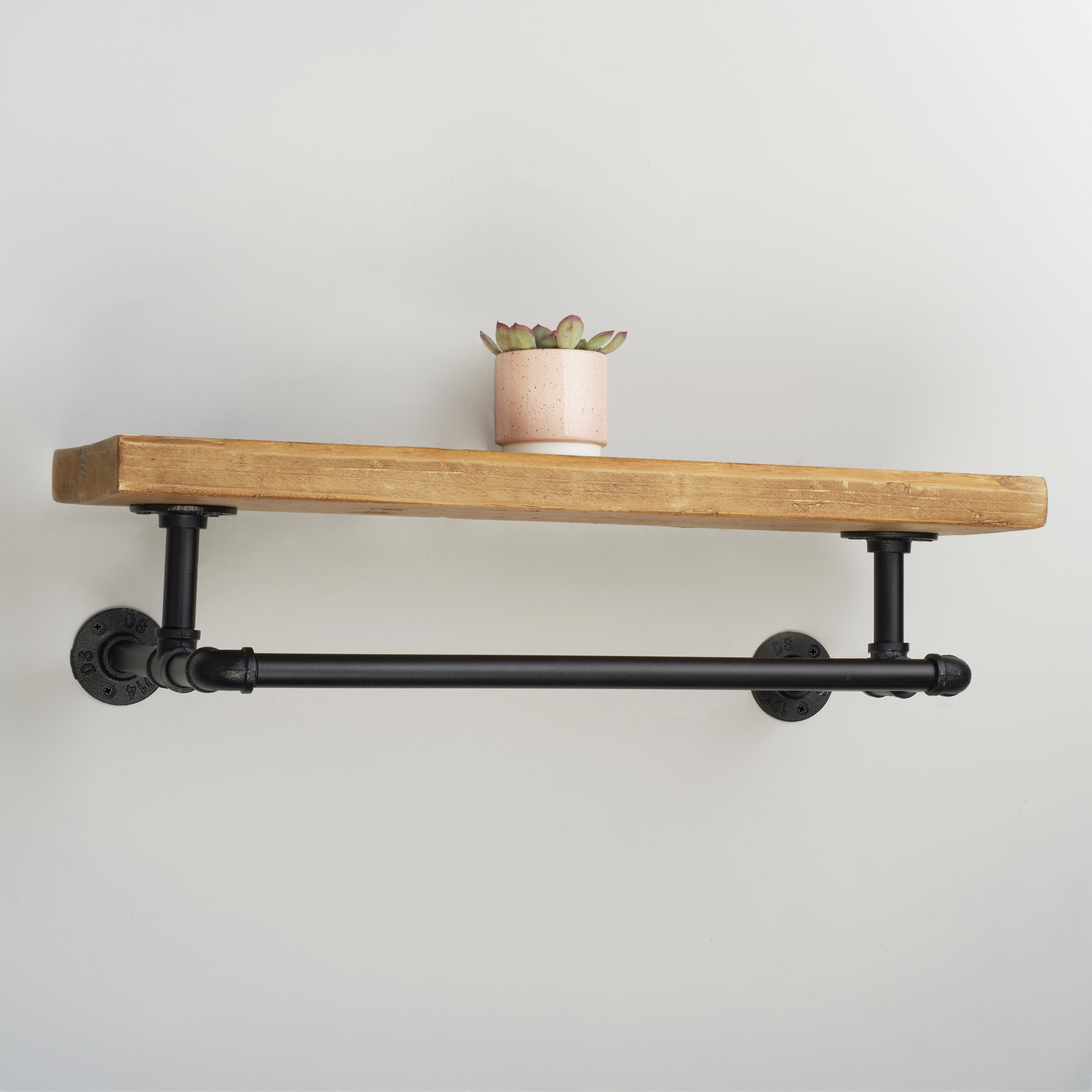 1/2" Pipe Shelf Kit with Forwards Facing Hanging Rail - Black