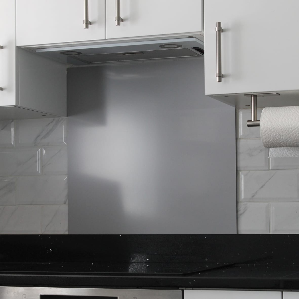 Aluminium Kitchen Splashback - 900 x 750mm - Gloss 9006 Silver