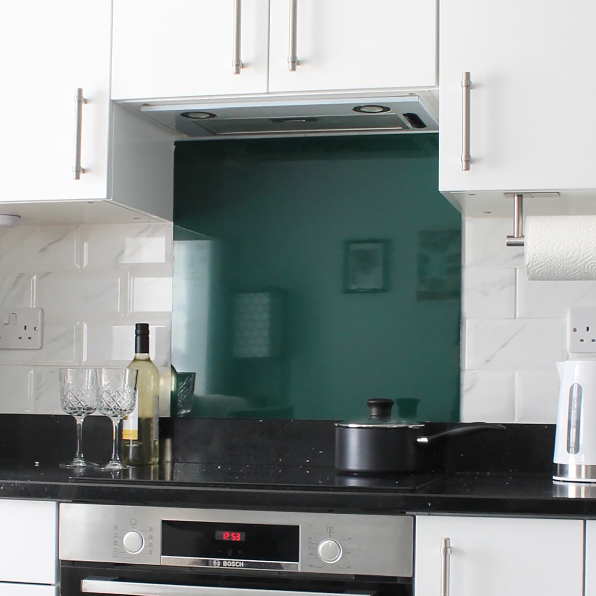 Aluminium Kitchen Splashback - 900 x 750mm - Gloss Green