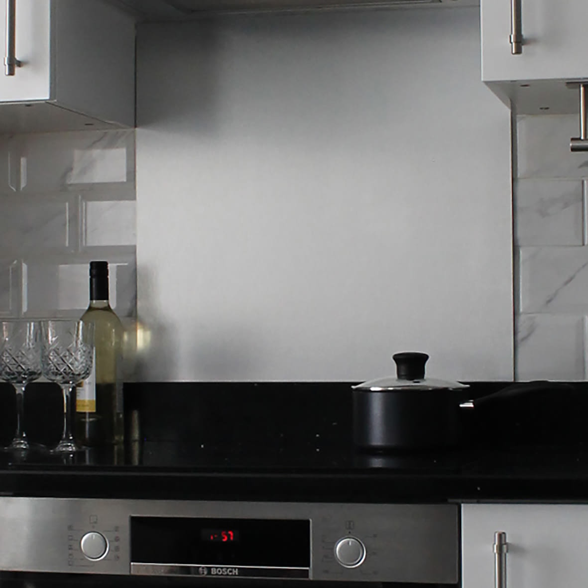 Aluminium Kitchen Splashback - 900 x 750mm - Gloss Brushed Aluminium
